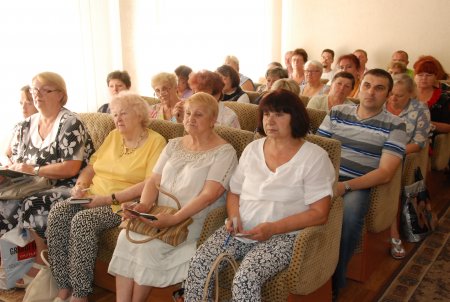 Луганчане обсудили важные вопросы с руководством города