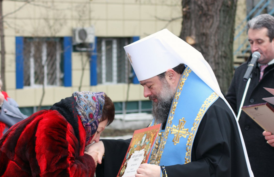 Маленький храм появился на территории больницы №8 в Луганске »  Администрация города Луганска - Луганской Народной Республики