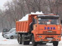 Глава Луганска поручил коммунальщикам усилить меры по борьбе с гололедицей на перекрестках магистралей и остановочных пунктах