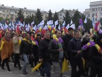 Первомайское шествие в Луганске