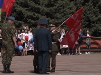 Водружение копии знамени Победы на главный флагшток Республики