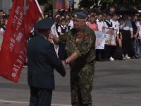 Водружение копии знамени Победы на главный флагшток Республики