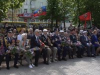 Водружение копии знамени Победы на главный флагшток Республики