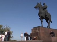 Возложение цветов к памятникам выдающимся луганчанам в День города