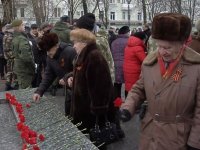 Возложение цветов к Пилону Славы и Могиле Неизвестного солдата