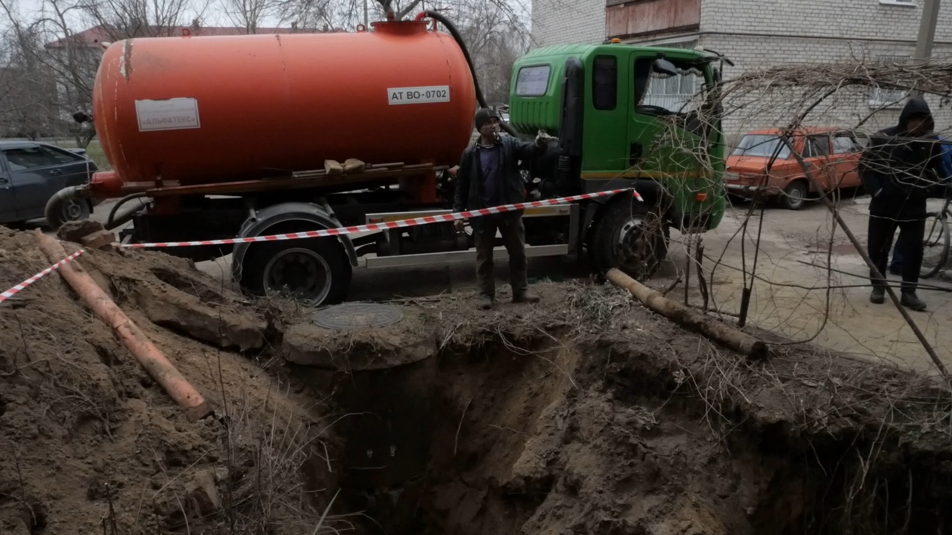 Всегда за работой» – Жилстройсервис города Счастье (видео) » Администрация  города Луганска - Луганской Народной Республики