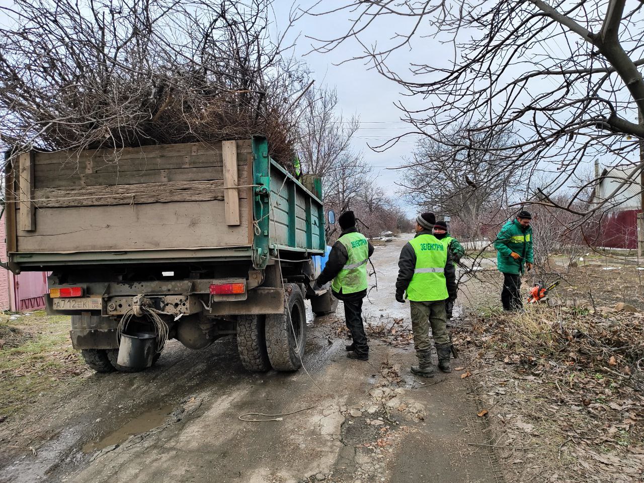 Прошло мероприятие по благоустройству ул. Арктическая города Луганска |  20.02.2024 | Луганск - БезФормата