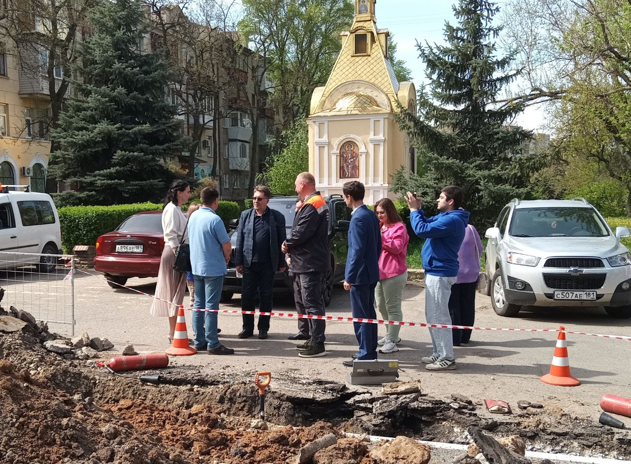 Московские специалисты выполняют ремонт электросетей Луганска »  Администрация города Луганска - Луганской Народной Республики