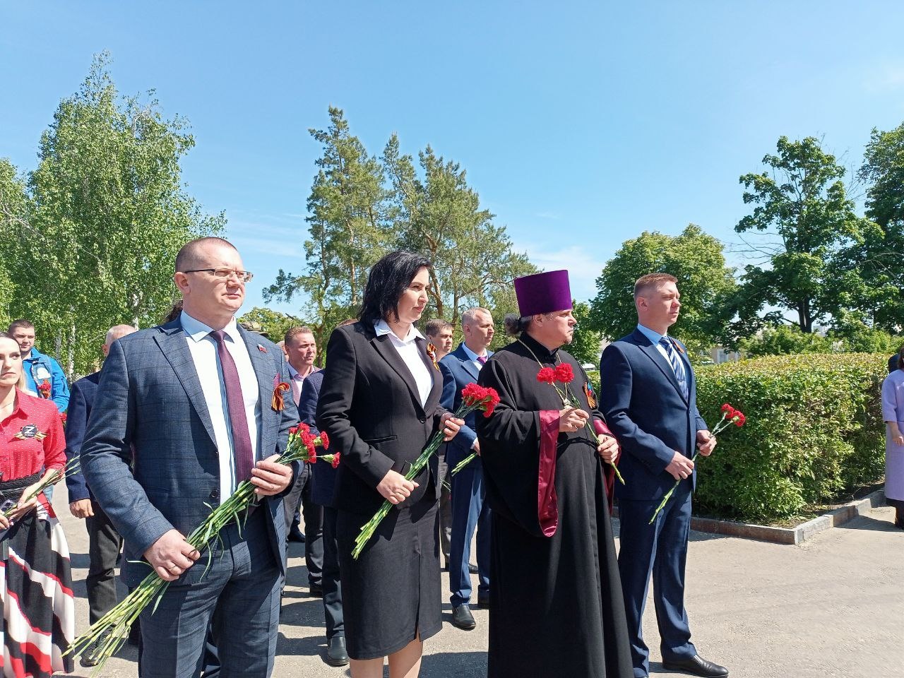 Возложение цветов к памятным местам Луганска | 09.05.2024 | Луганск -  БезФормата